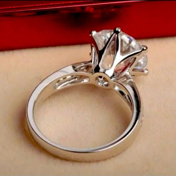 Luxurious 3ct Diamond Ring S925 Stamped! - Picture 4 of 8